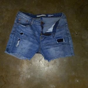Mid-thigh blue Jean shorts